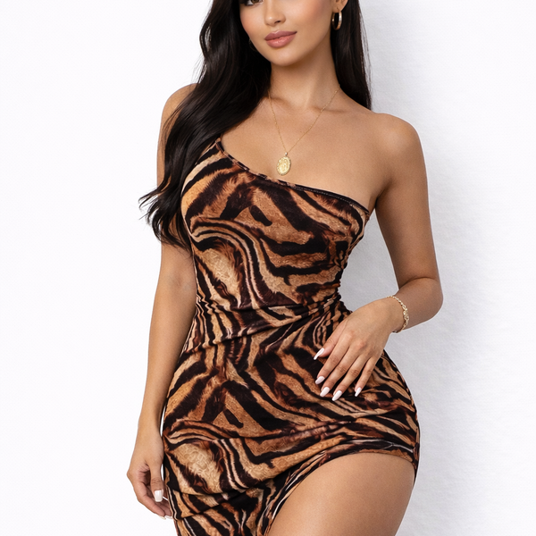🔥 Fierce & Flawless: Leopard Print Slit Dress