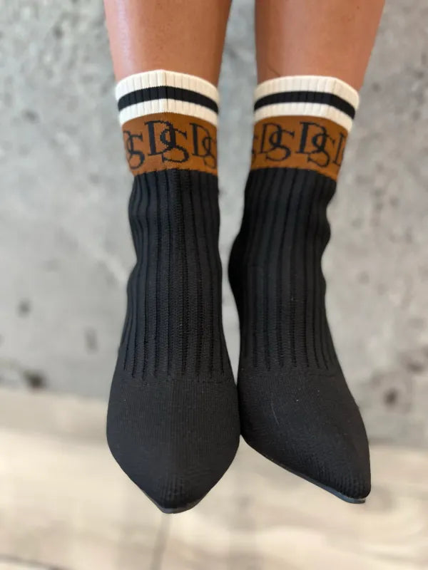 🔥 Divine Selection Women’s Knitted Boots – Luxe Comfort & Style