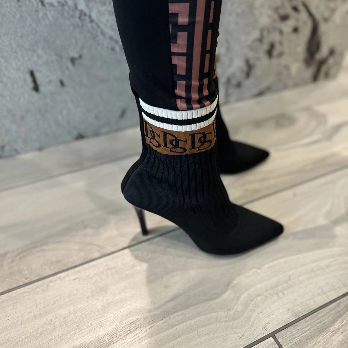 🔥 Divine Selection Women’s Knitted Boots – Luxe Comfort & Style