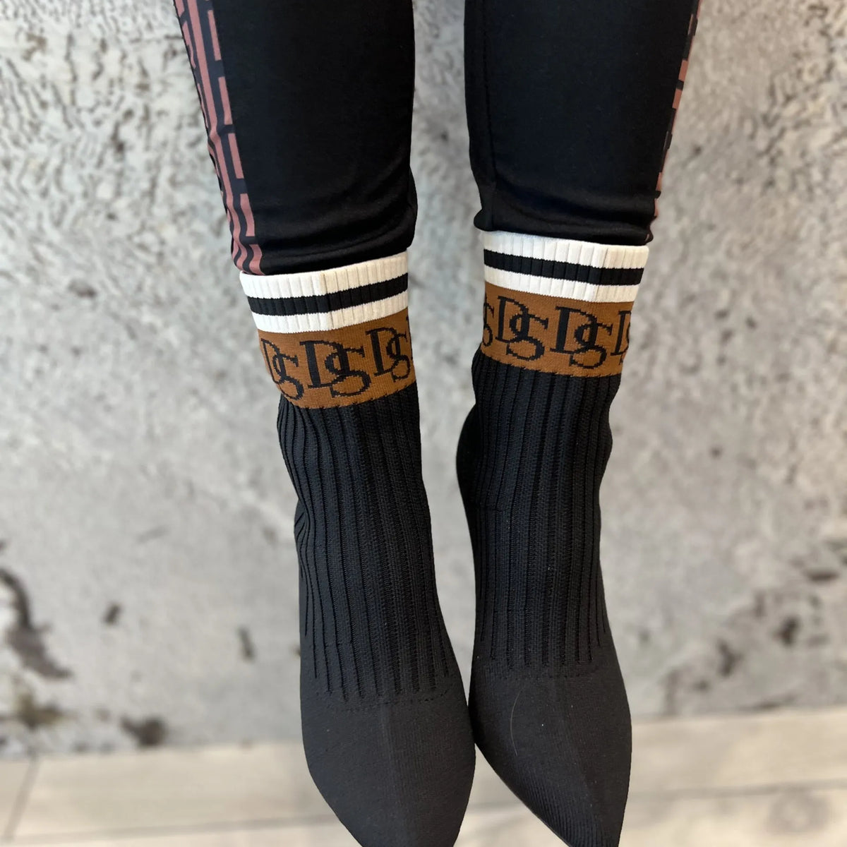 🔥 Divine Selection Women’s Knitted Boots – Luxe Comfort & Style